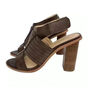 CHARLES BY CHARLES DAVID (JEEZE) ANKLE STRAP 3 3/4“ HEEL  Sz. 6.5